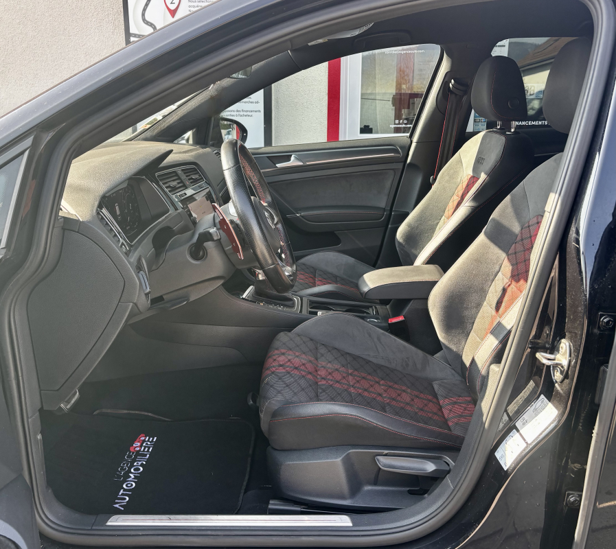 Volkswagen Golf — 10