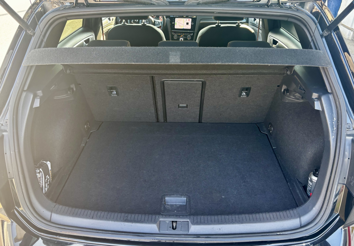 Volkswagen Golf — 21