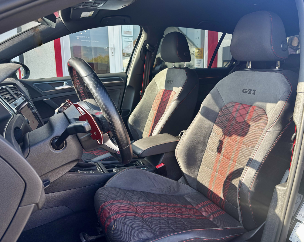 Volkswagen Golf — 11