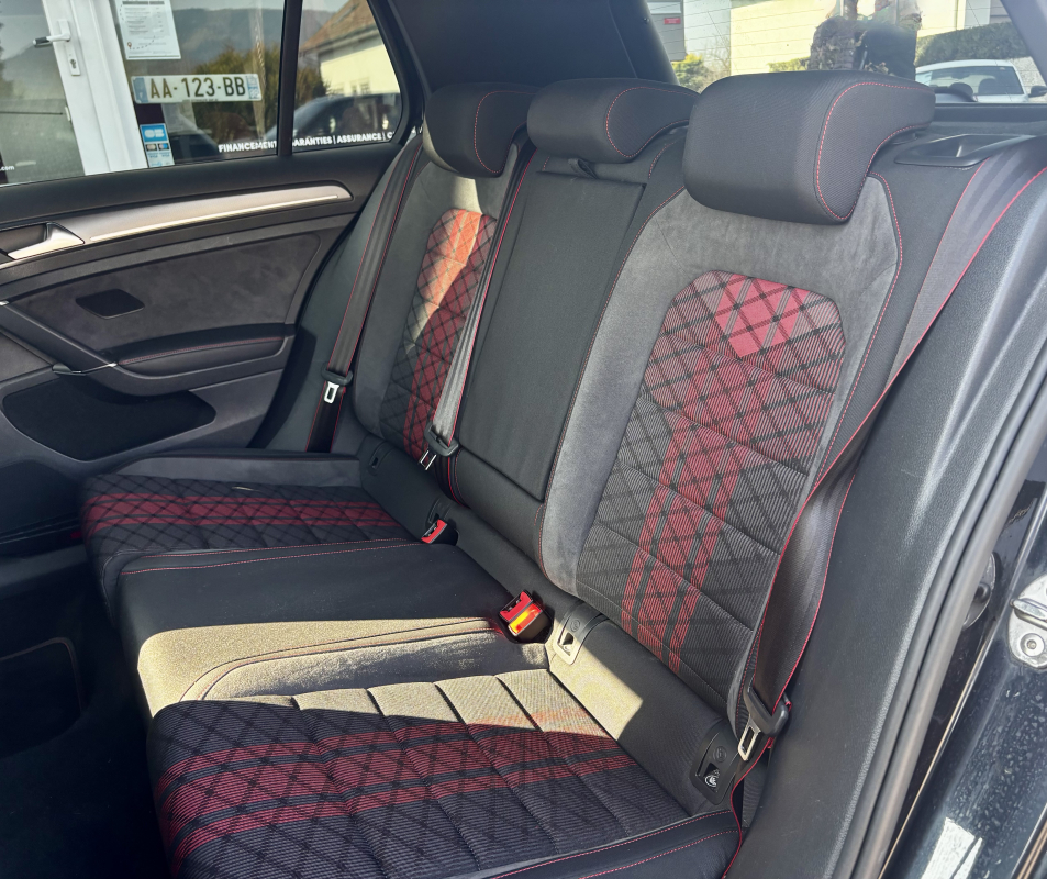 Volkswagen Golf — 19