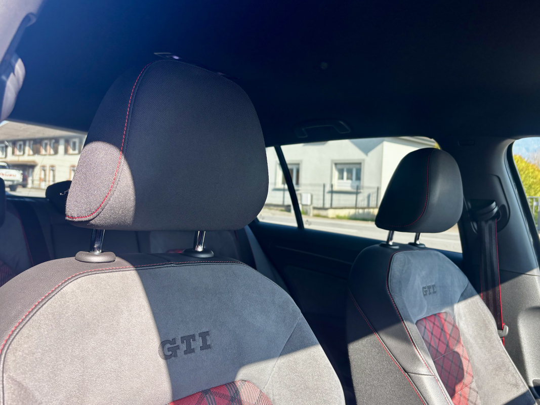 Volkswagen Golf — 16