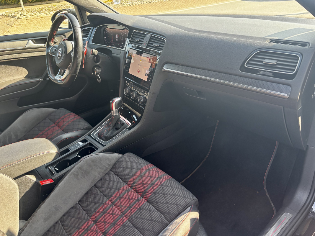 Volkswagen Golf — 13