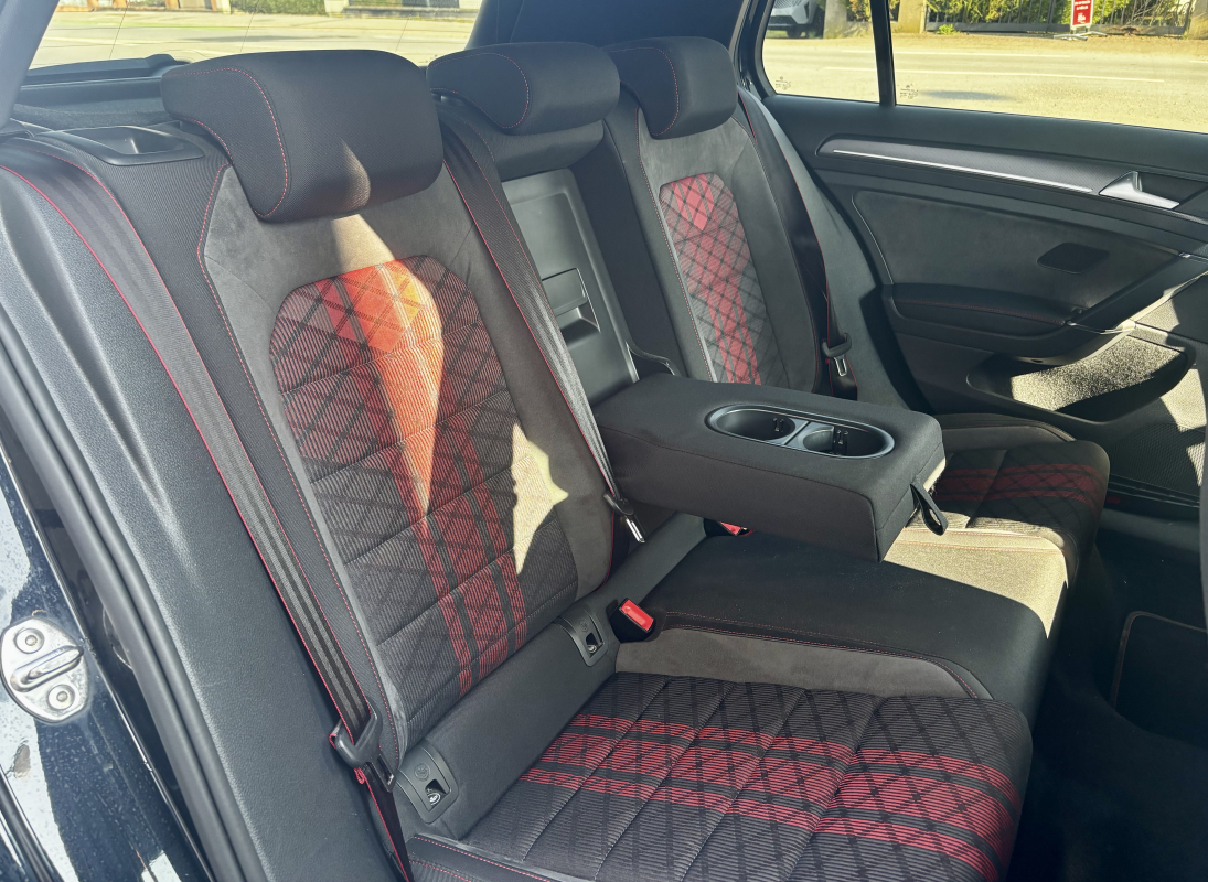 Volkswagen Golf — 17