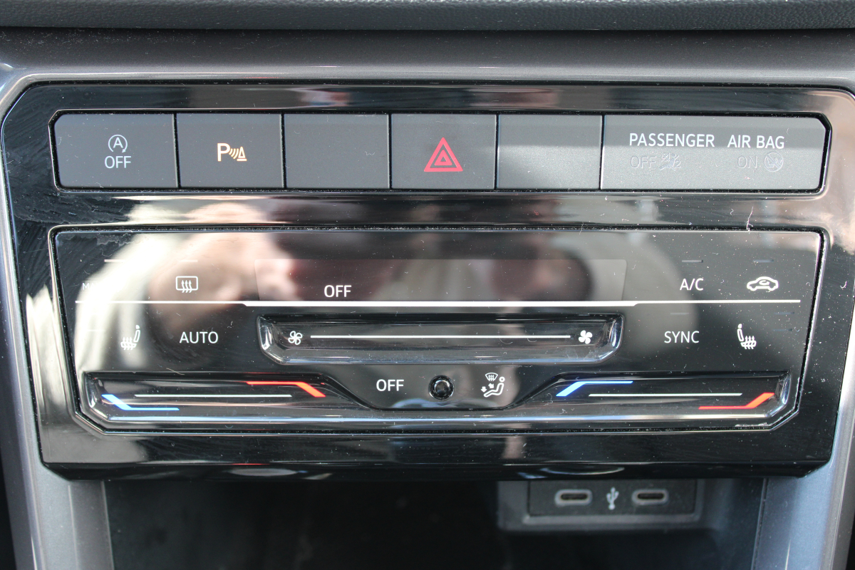 Volkswagen T-Cross — 18