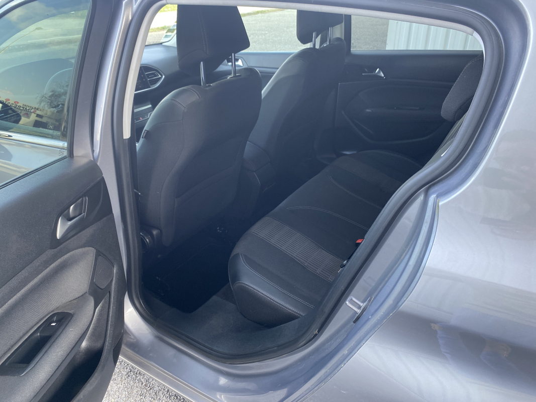 Peugeot 308 — 18