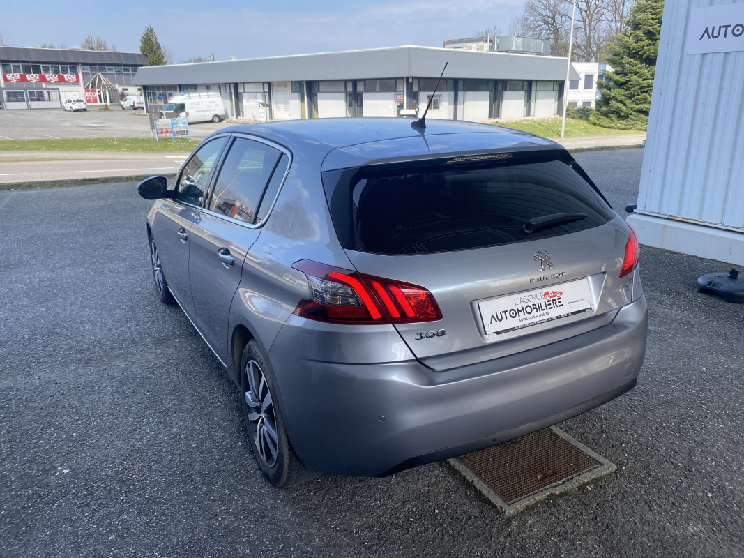Peugeot 308 — 7