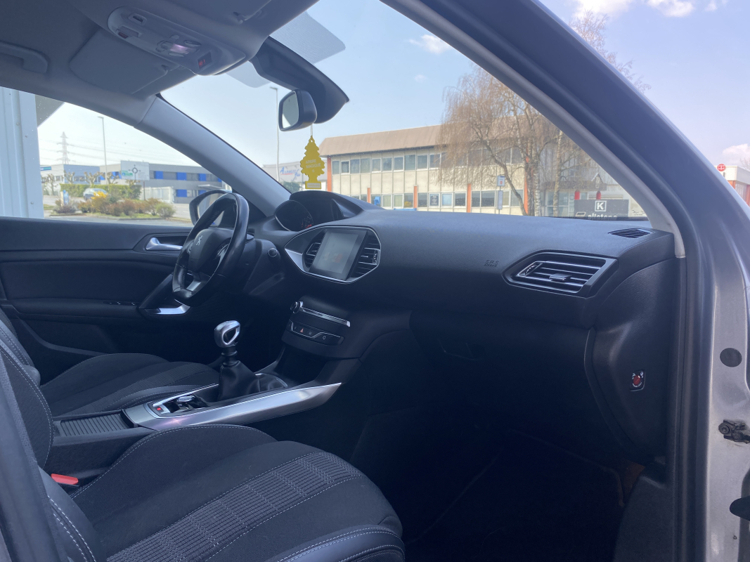 Peugeot 308 — 21