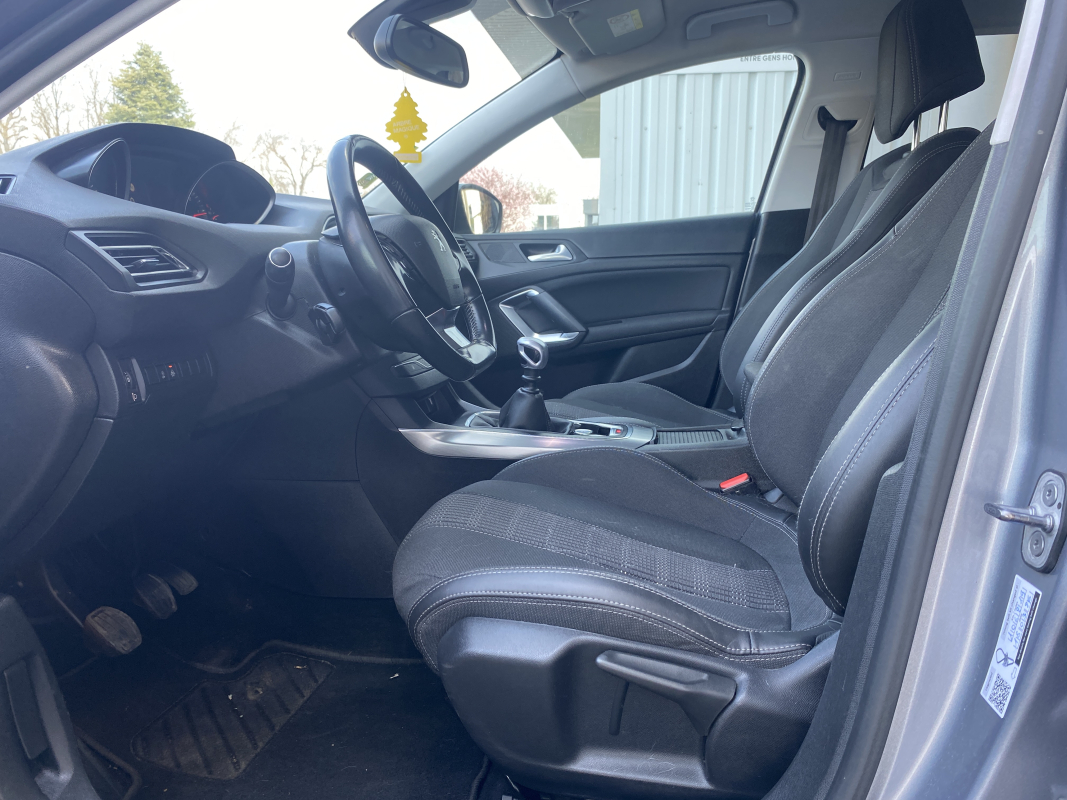 Peugeot 308 — 11