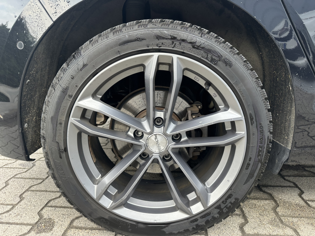 Volkswagen Golf — 26