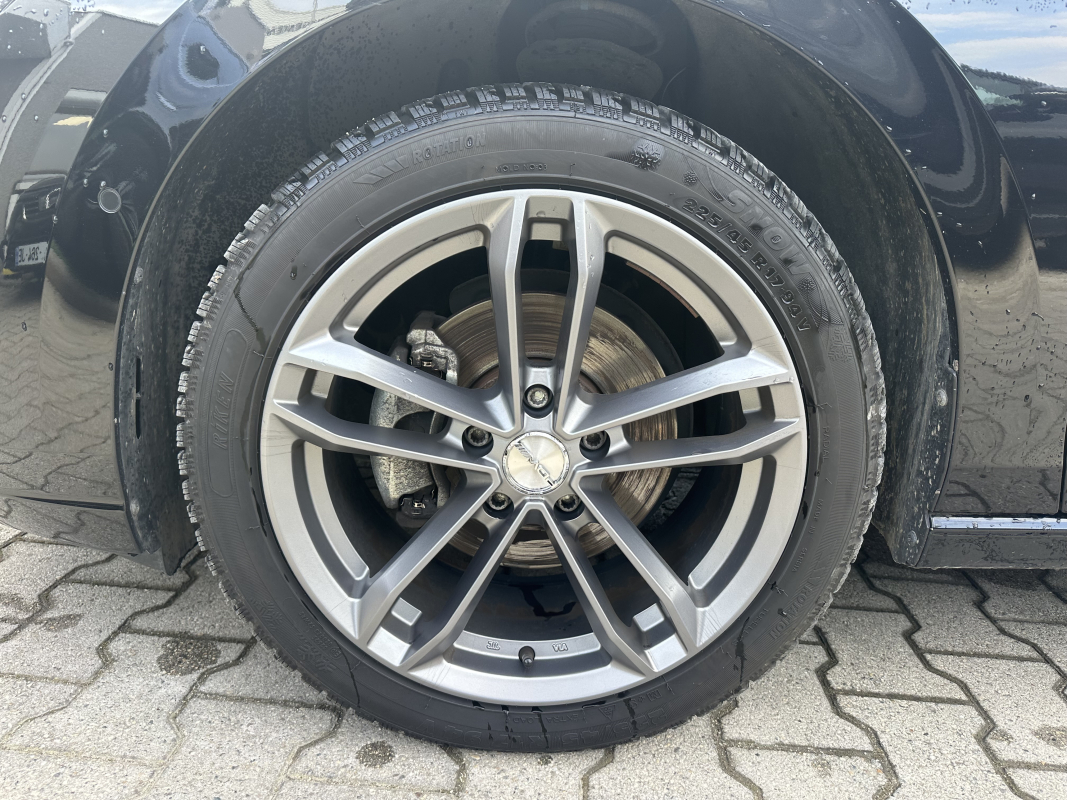 Volkswagen Golf — 25