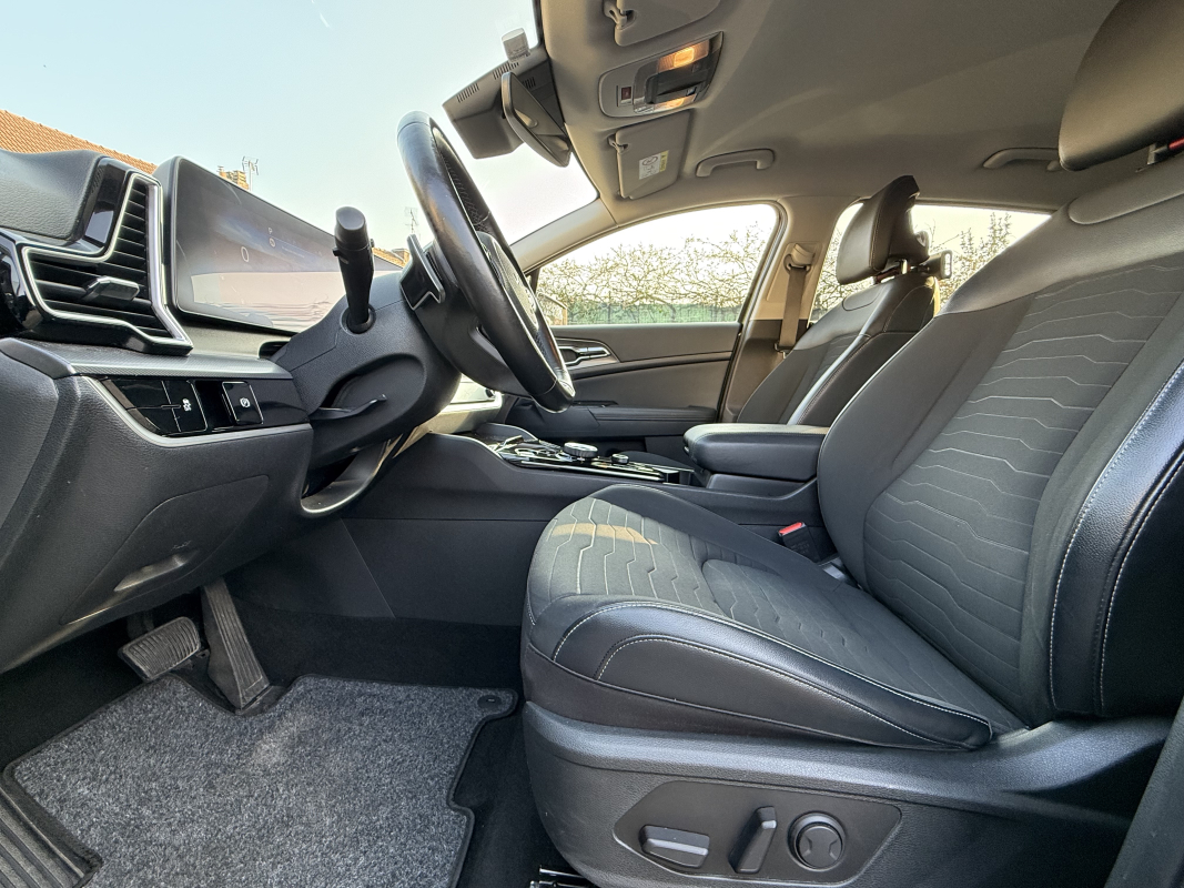 Kia Sportage — 12