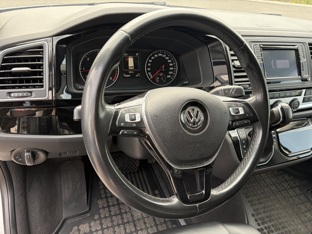 Volkswagen Multivan — 17