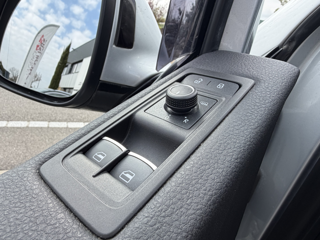 Volkswagen Multivan — 18