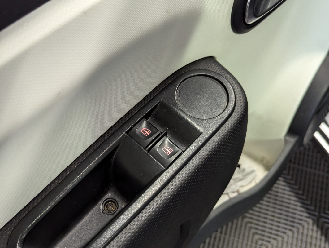 Renault Twingo — 19