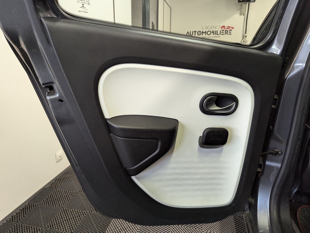 Renault Twingo — 21