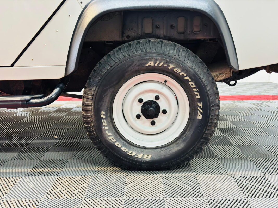 Land Rover Defender — 21