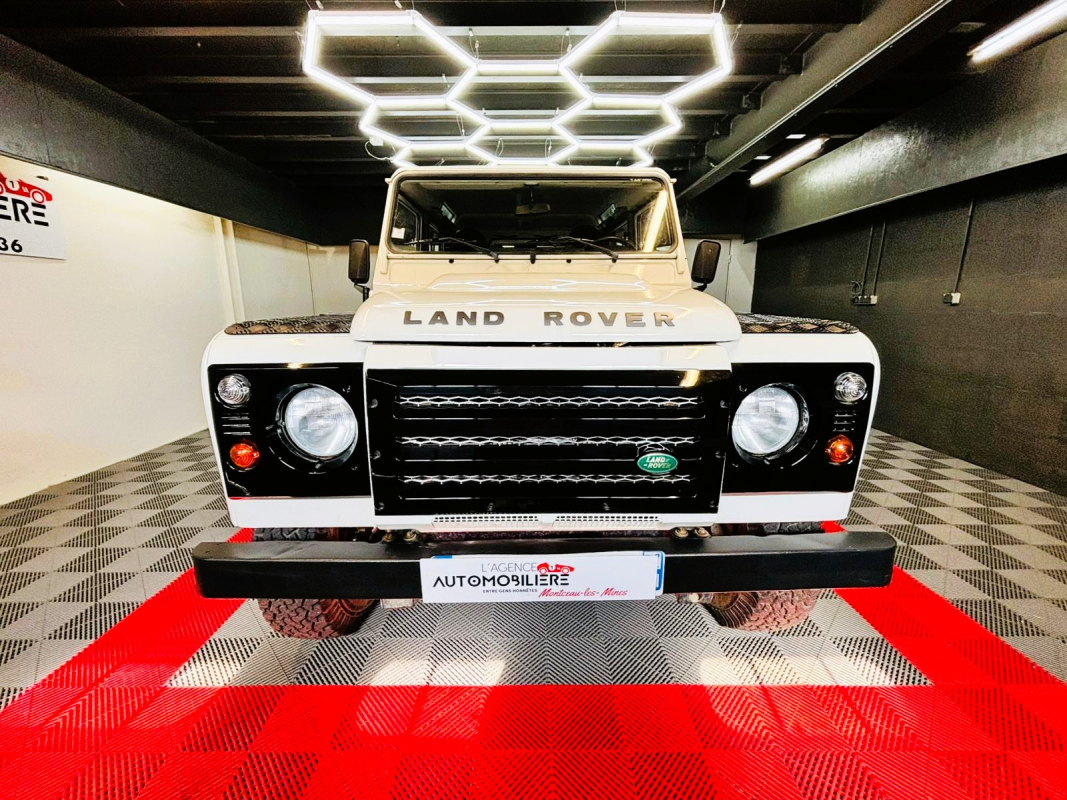 Land Rover Defender — 2