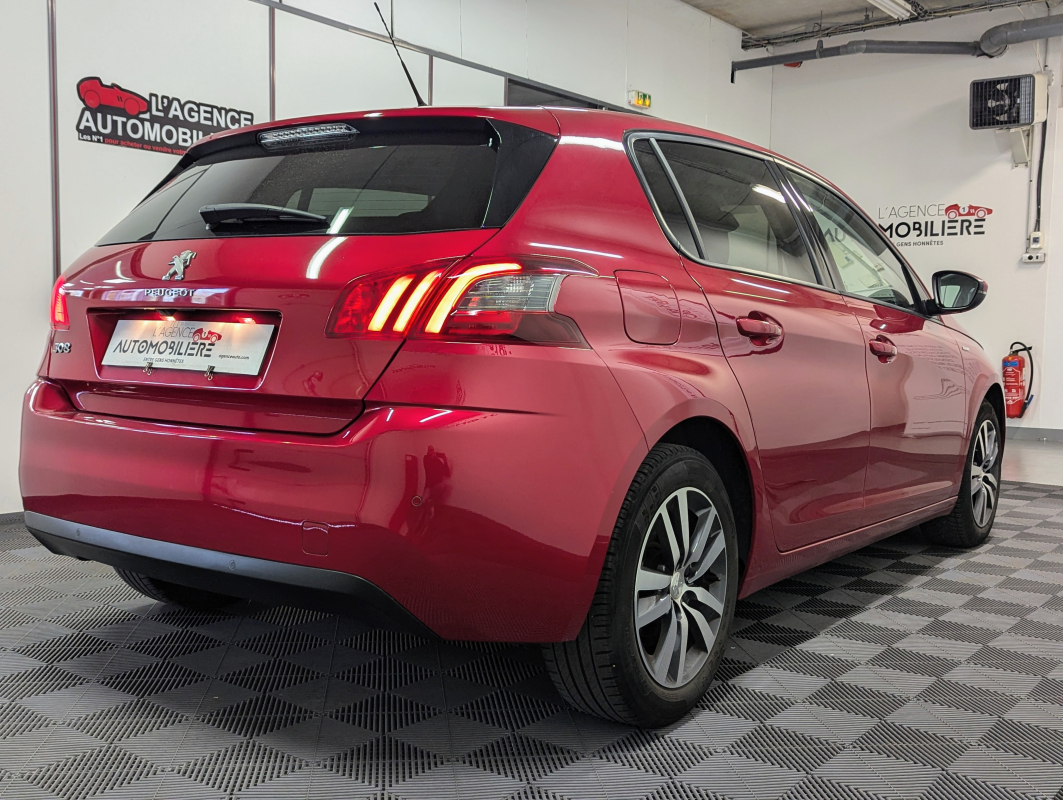 Peugeot 308 — 6