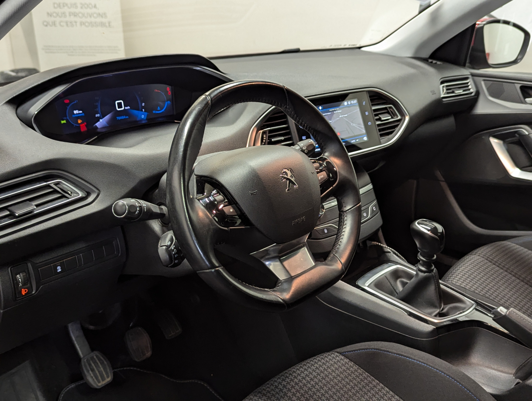 Peugeot 308 — 7