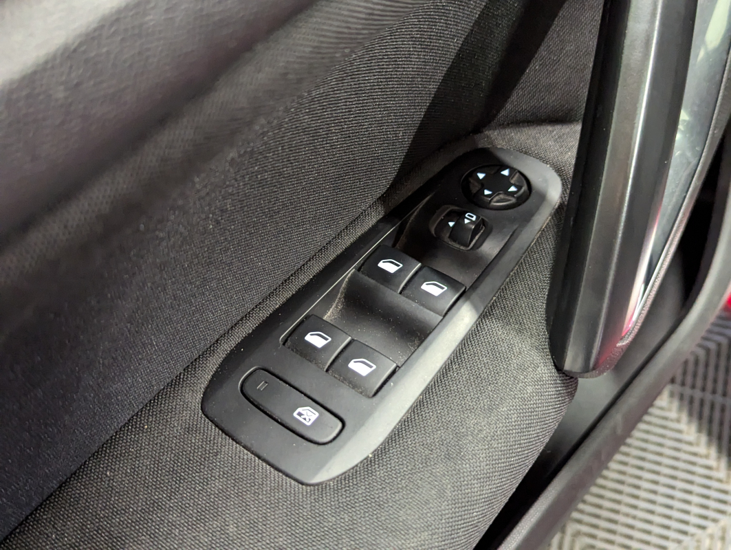 Peugeot 308 — 23