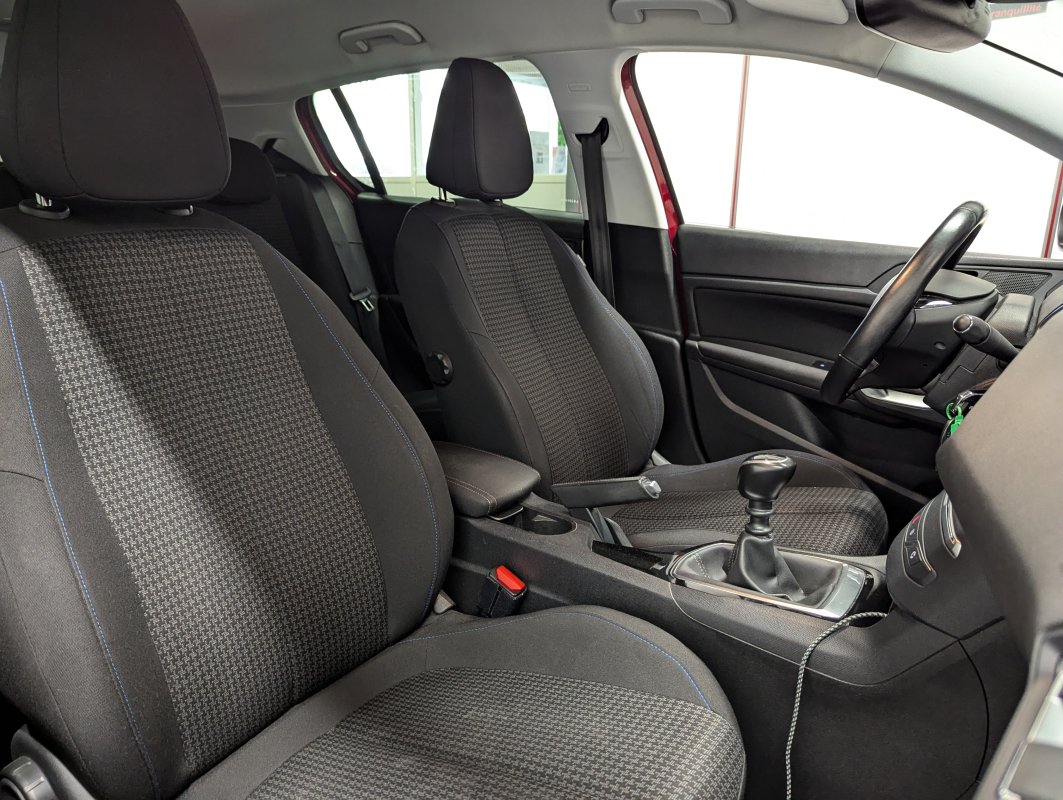 Peugeot 308 — 13