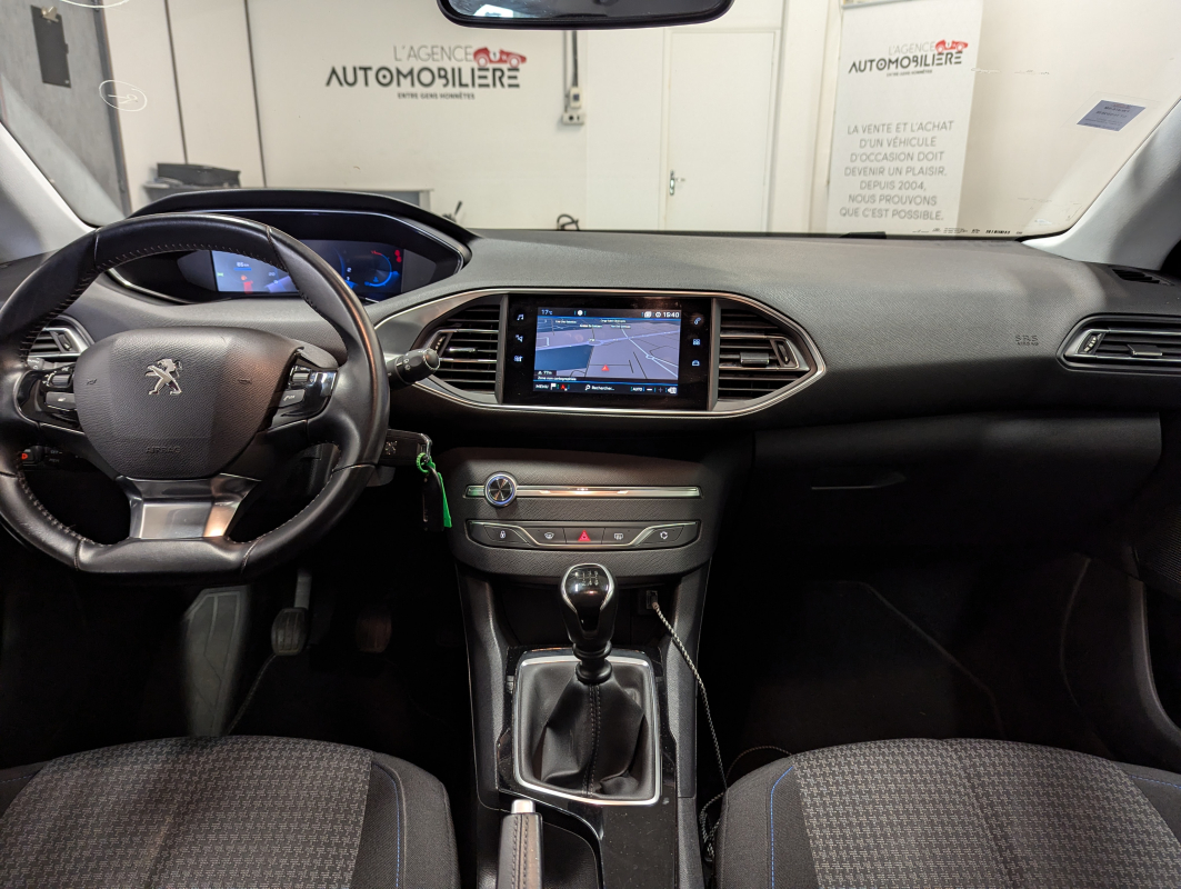 Peugeot 308 — 9