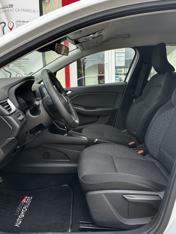 Renault Clio — 12