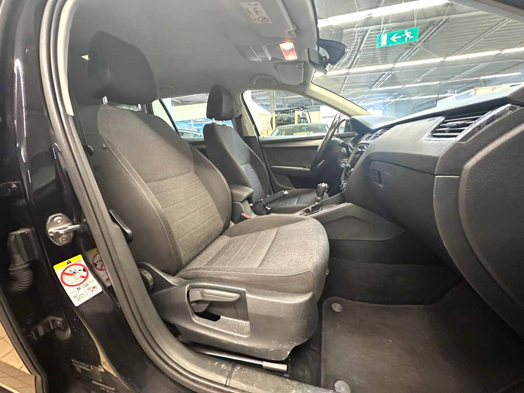 Skoda Octavia Combi — 18