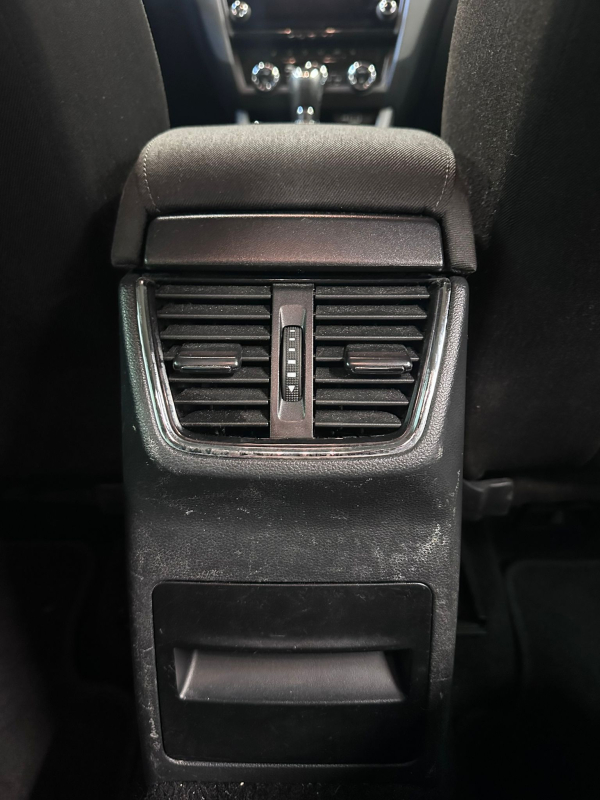 Skoda Octavia Combi — 25