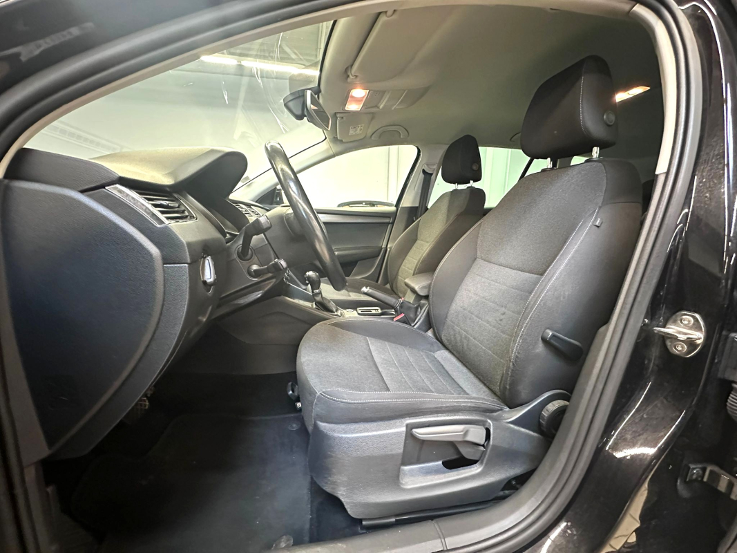 Skoda Octavia Combi — 15