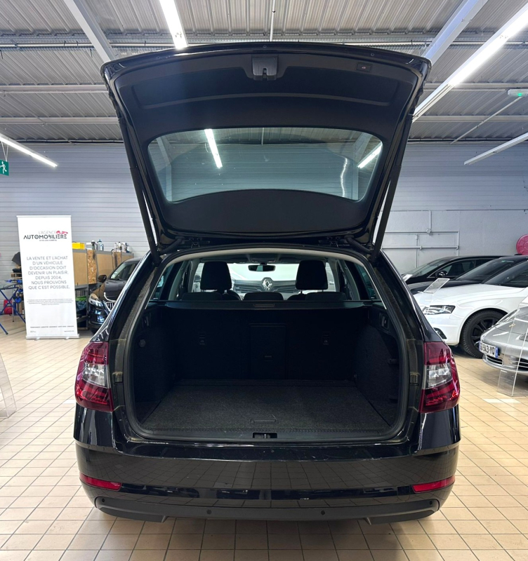 Skoda Octavia Combi — 19