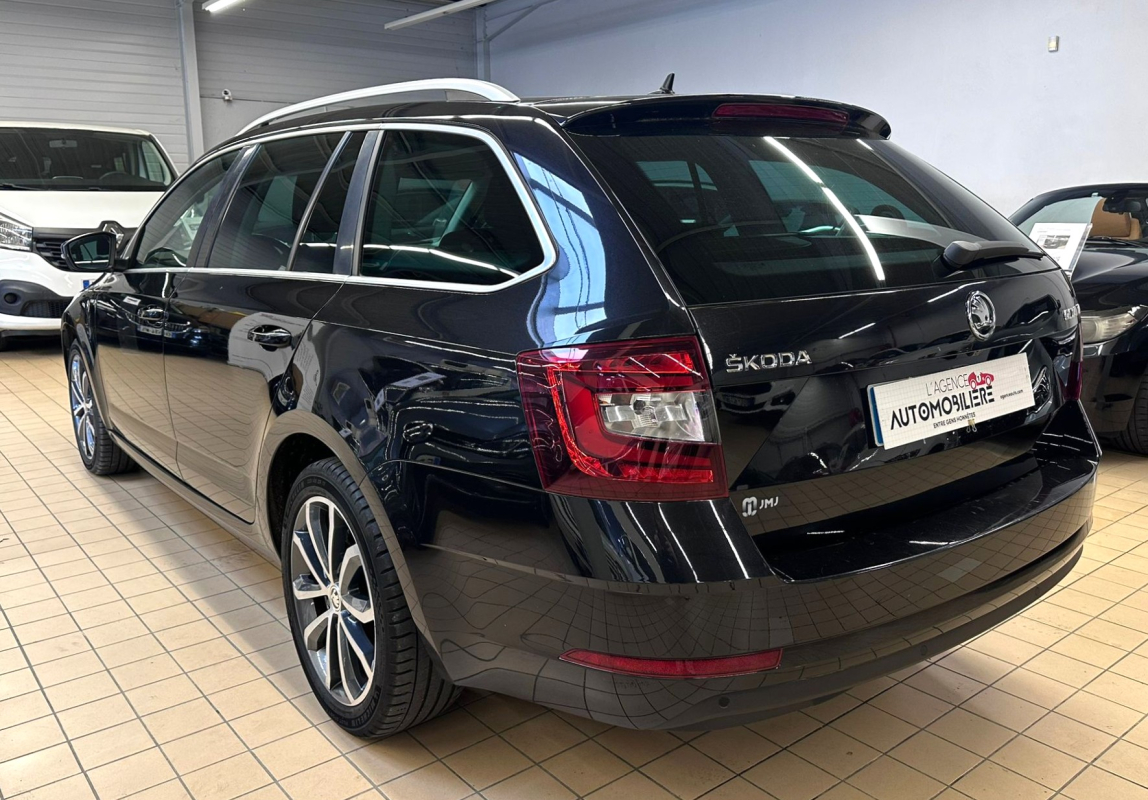 Skoda Octavia Combi — 11
