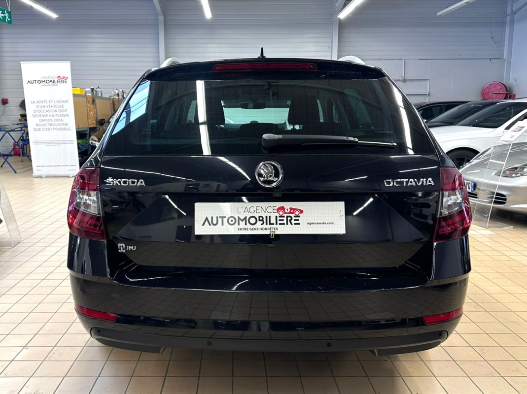 Skoda Octavia Combi — 9