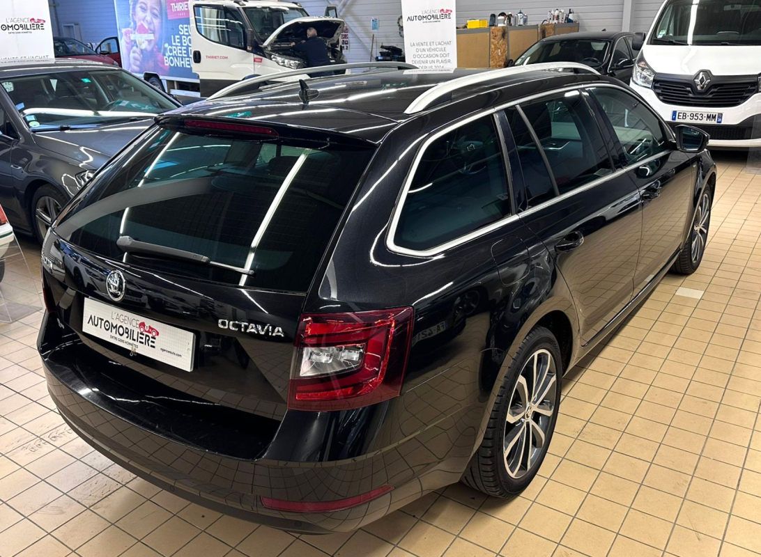 Skoda Octavia Combi — 8