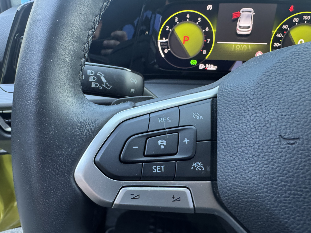 Volkswagen GOLF VIII — 16