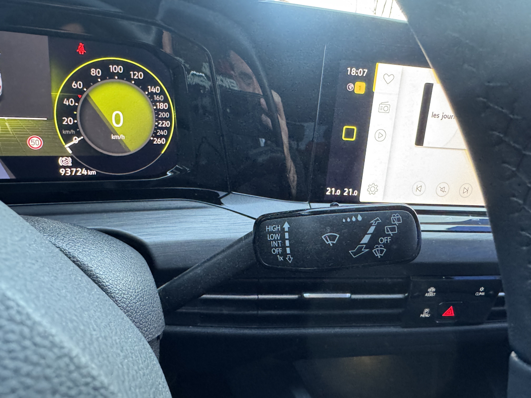 Volkswagen GOLF VIII — 21
