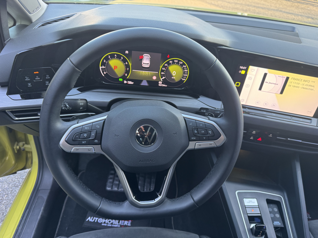 Volkswagen GOLF VIII — 14