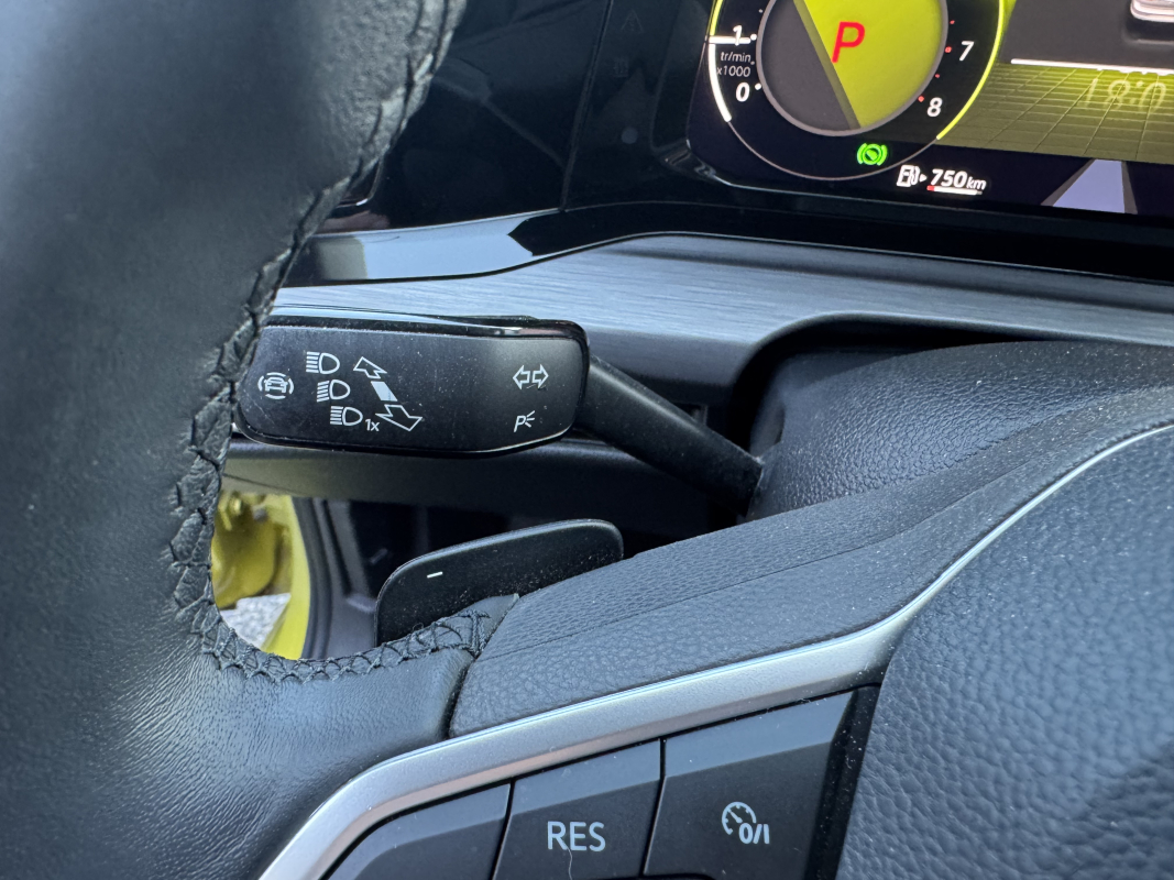 Volkswagen GOLF VIII — 18