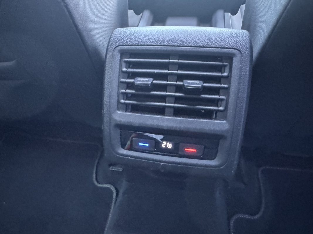 Volkswagen GOLF VIII — 24