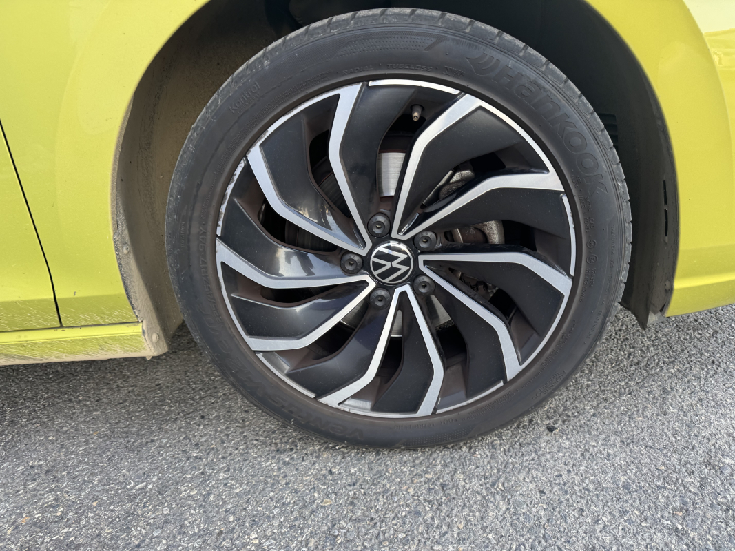 Volkswagen GOLF VIII — 39