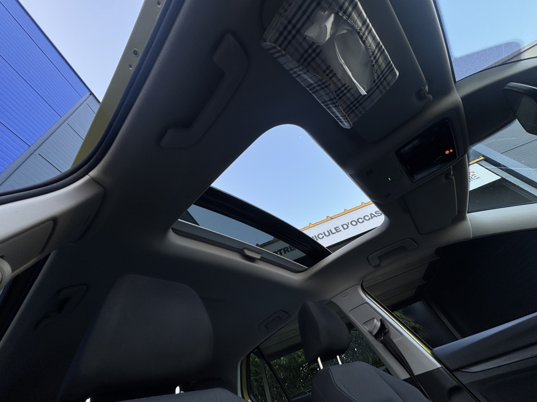 Volkswagen GOLF VIII — 32