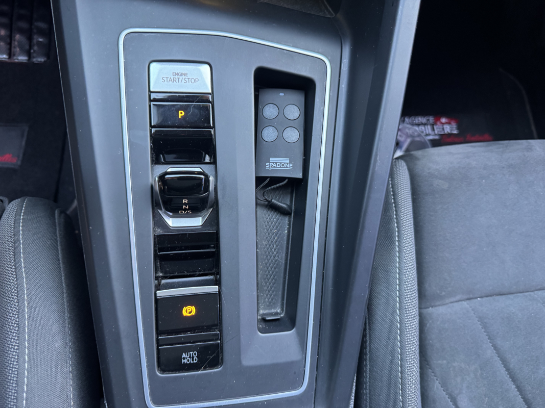 Volkswagen GOLF VIII — 31