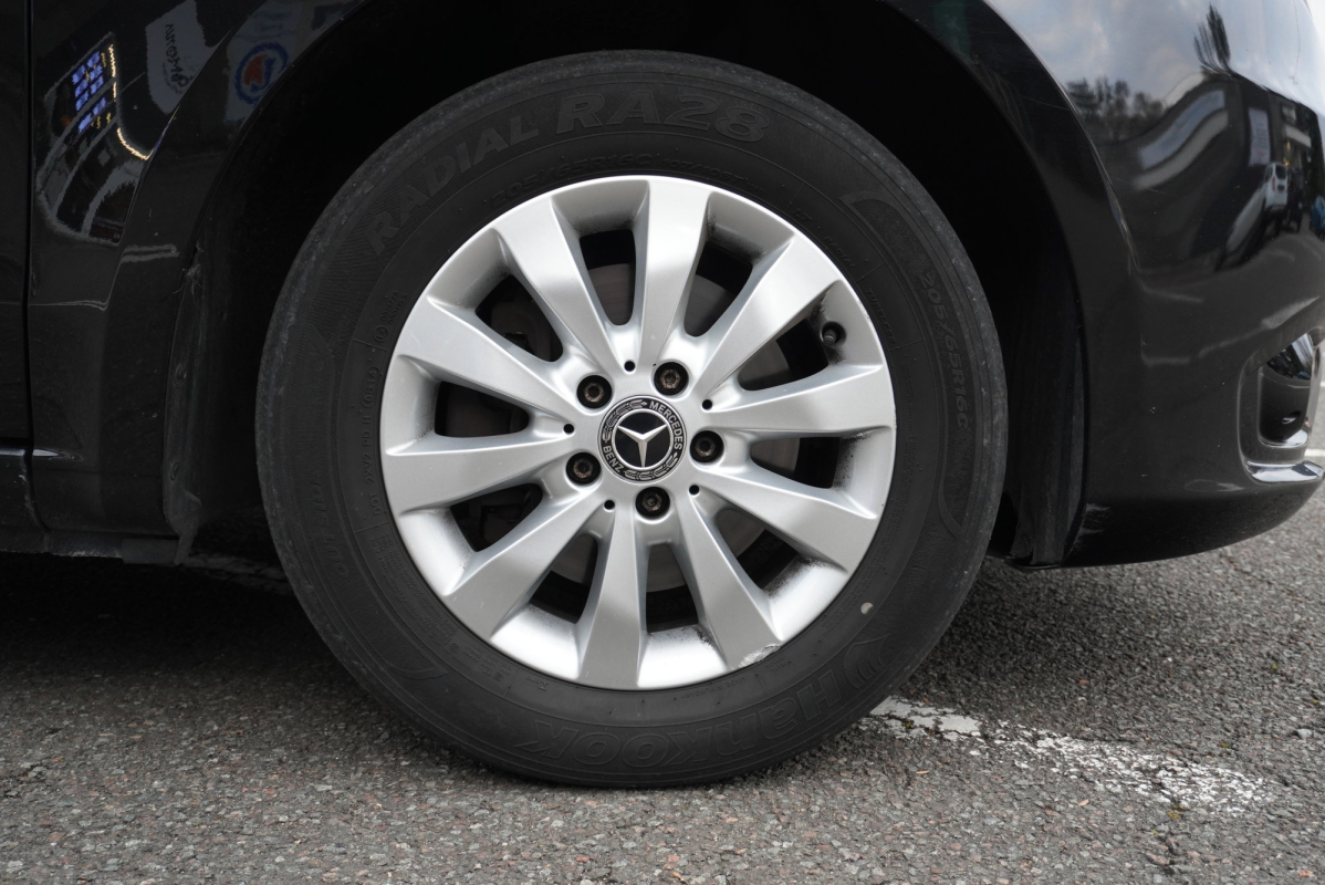 Mercedes Vito — 24