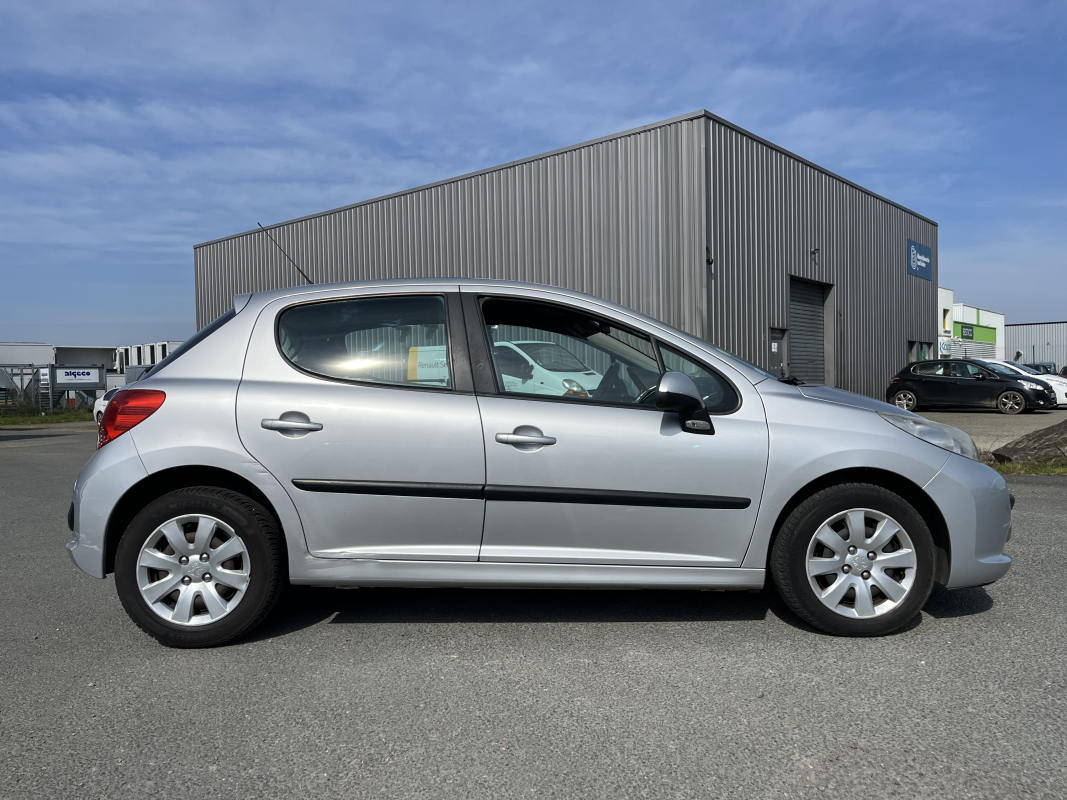Peugeot 207 — 4