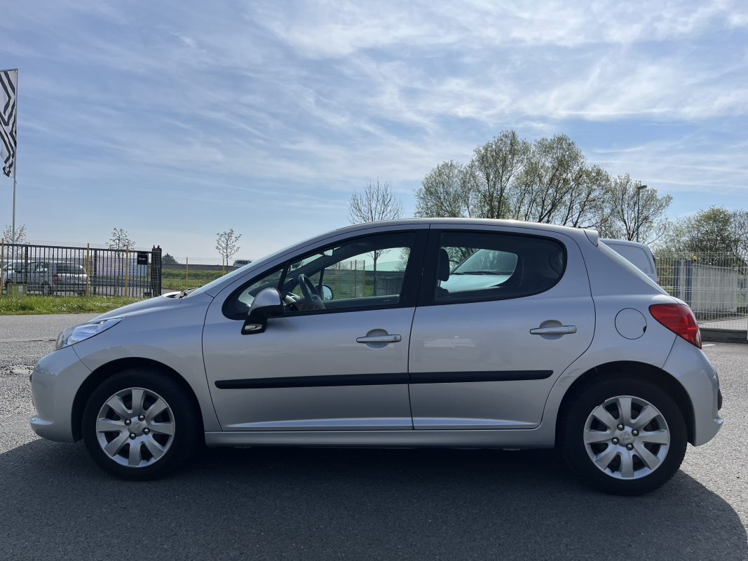 Peugeot 207 — 9