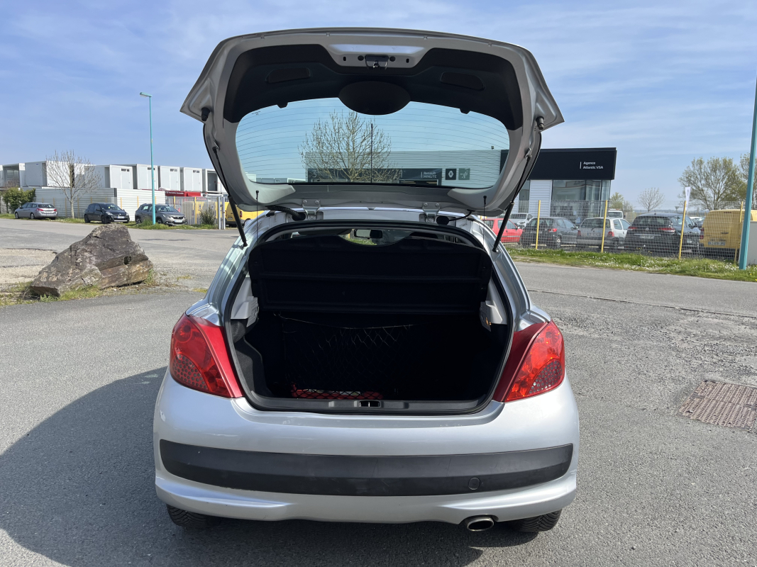 Peugeot 207 — 7