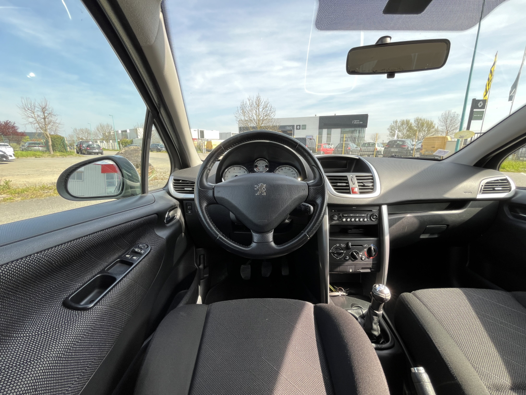 Peugeot 207 — 15