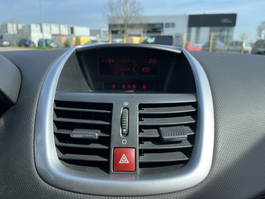 Peugeot 207 — 32
