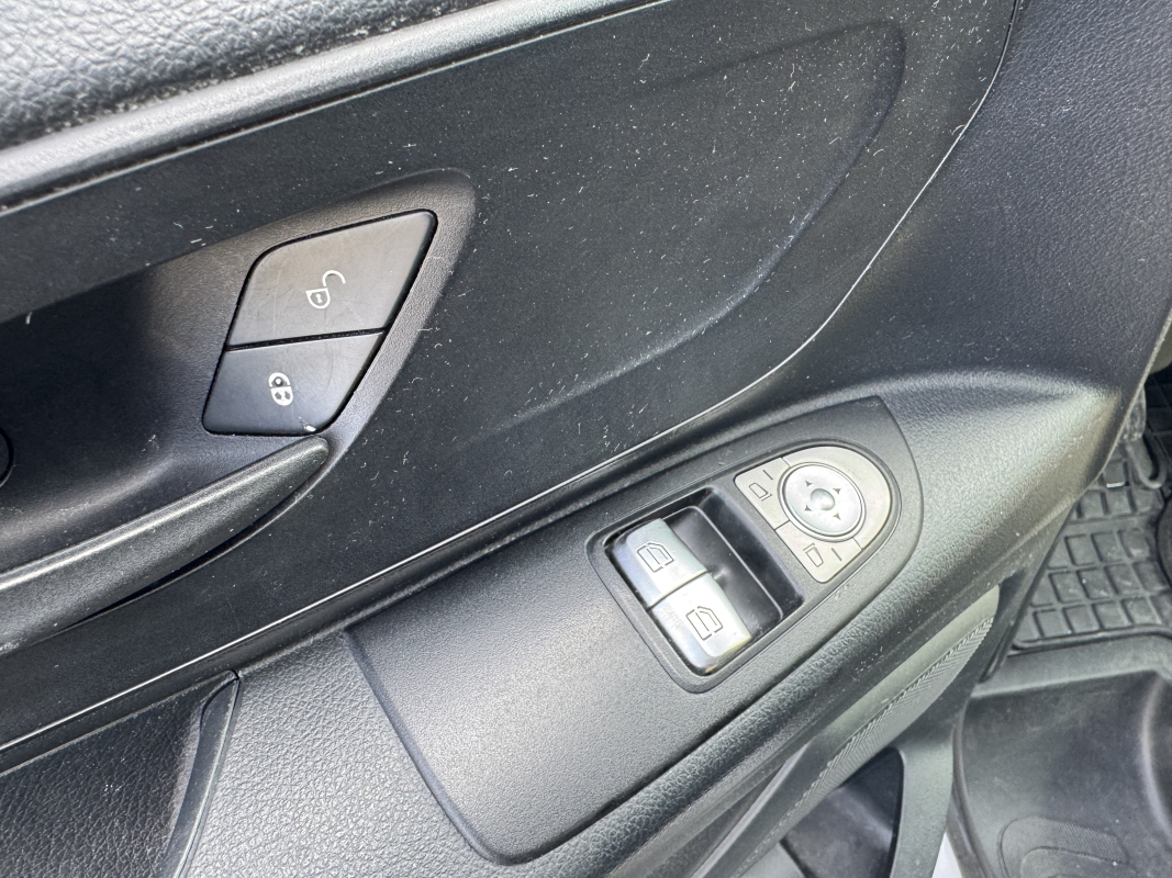 Mercedes Vito — 30