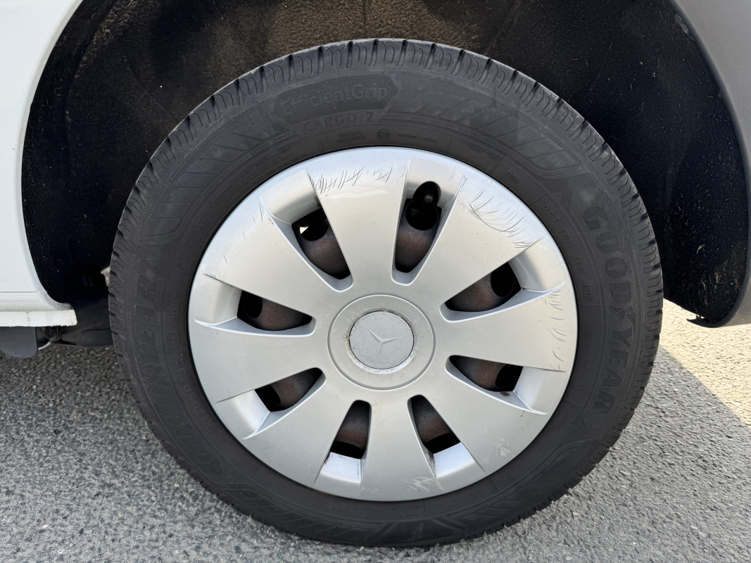 Mercedes Vito — 32